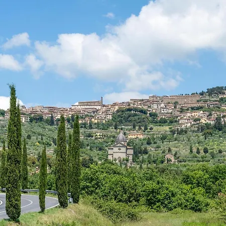 בית נופש Beautiful In With Wifi קורטונה